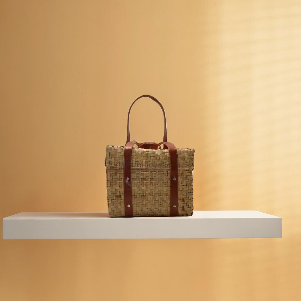 step ceylon reed leaves bag