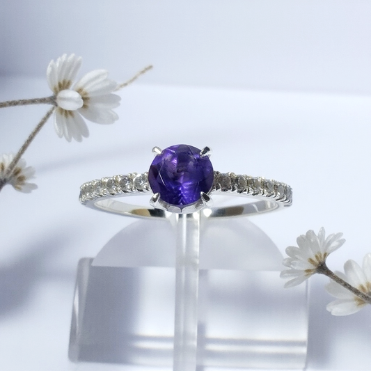Round shaped ring